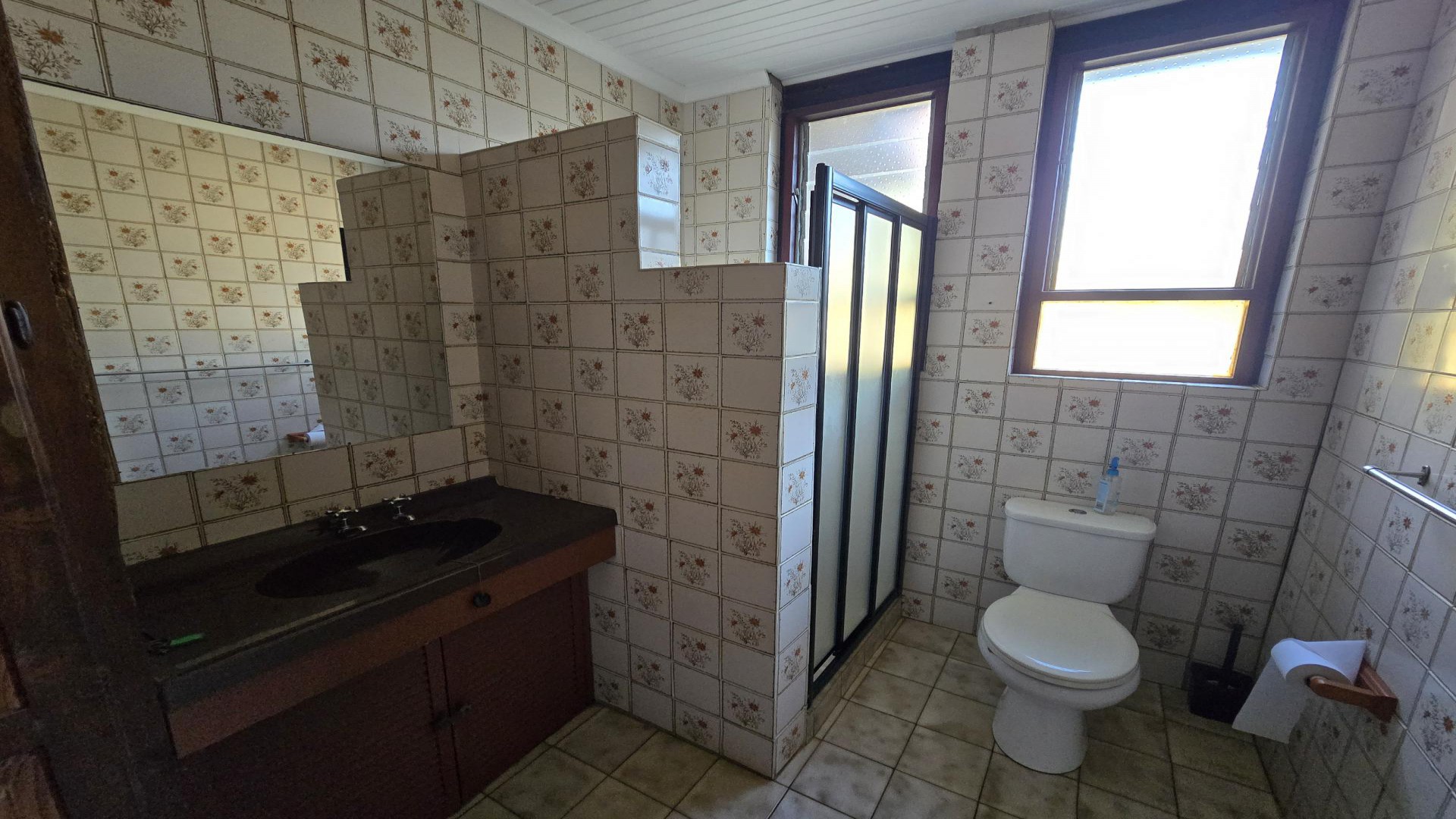 Bathroom 2 of property in White River