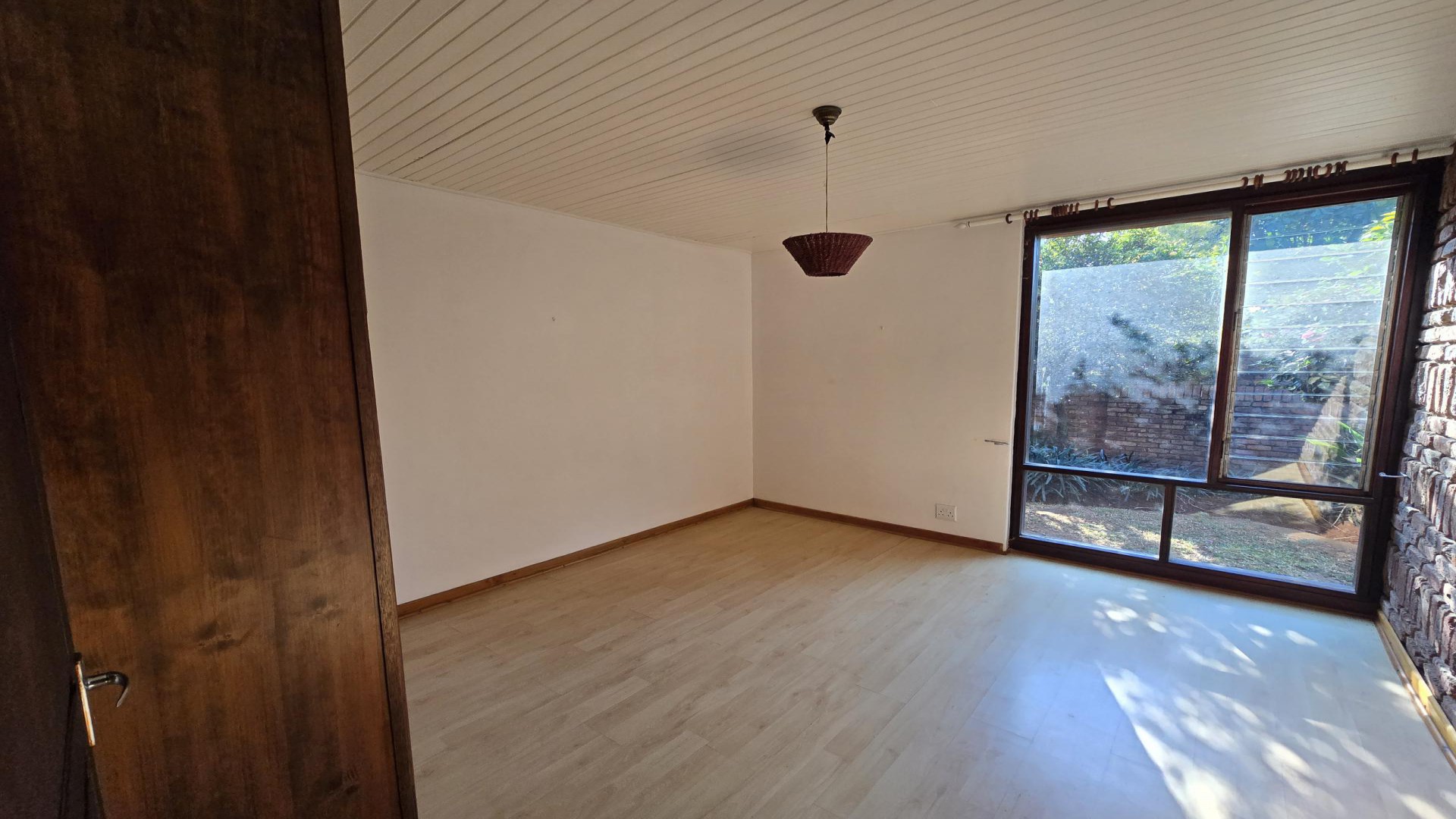 Bed Room 1 of property in White River
