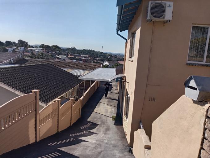 5 Bedroom House for Sale For Sale in Chatsworth - KZN - MR712631