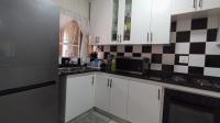 Kitchen - 8 square meters of property in Vorna Valley
