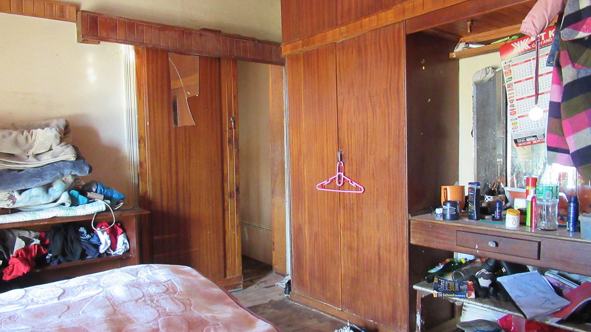 Bed Room 1 - 10 square meters of property in New Modder