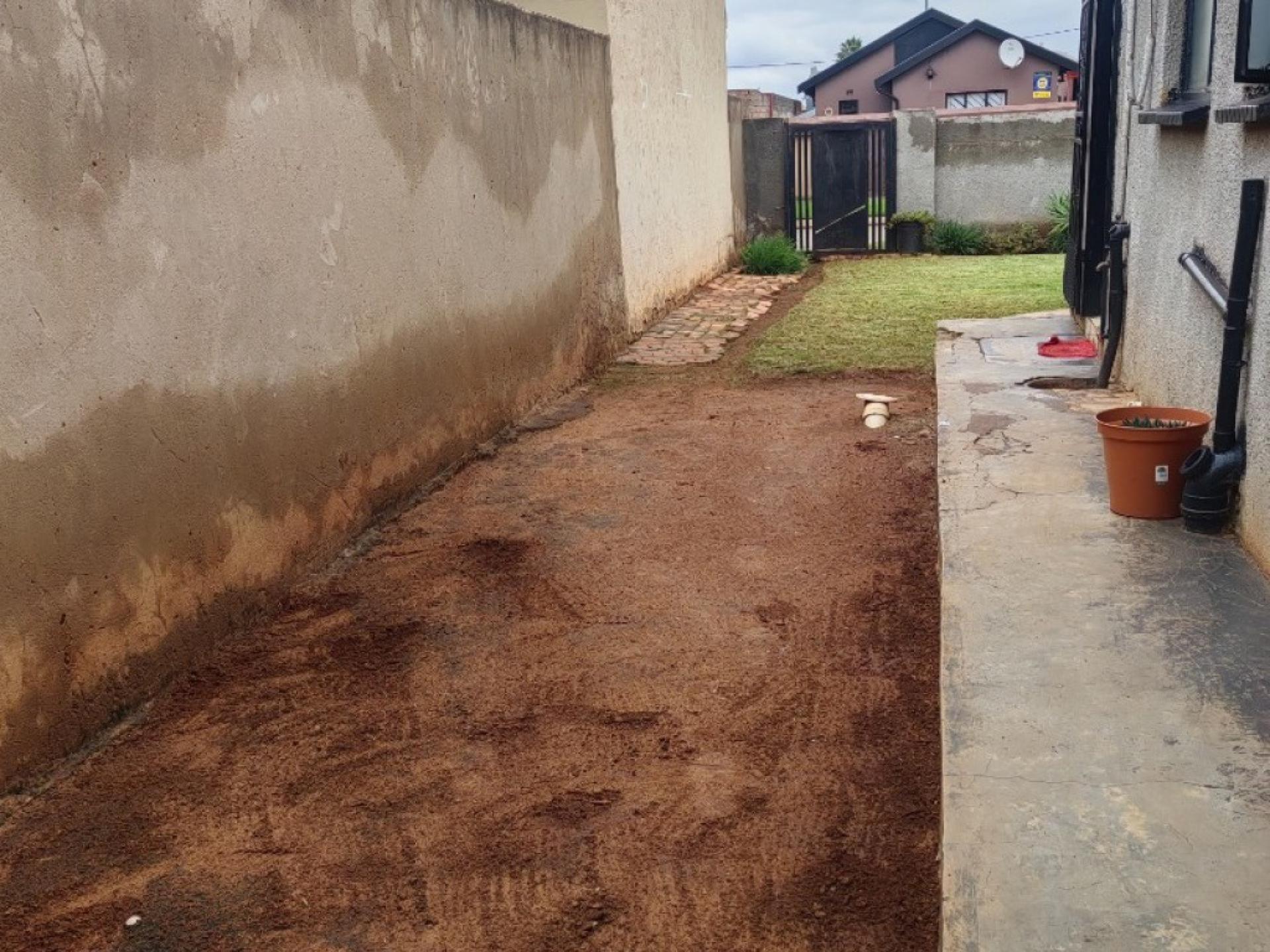  of property in Vosloorus