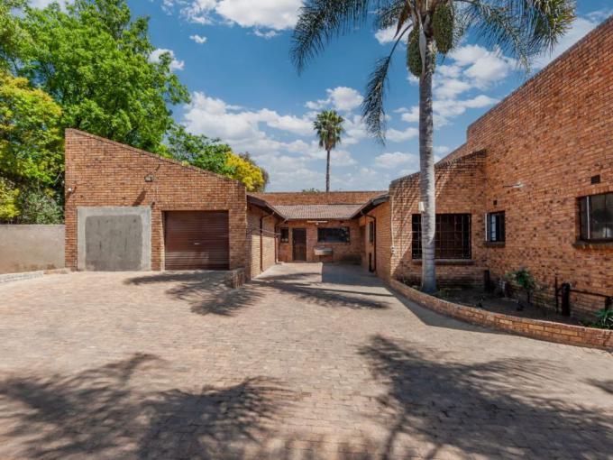 4 Bedroom House for Sale For Sale in Parkhill Gardens - MR712704