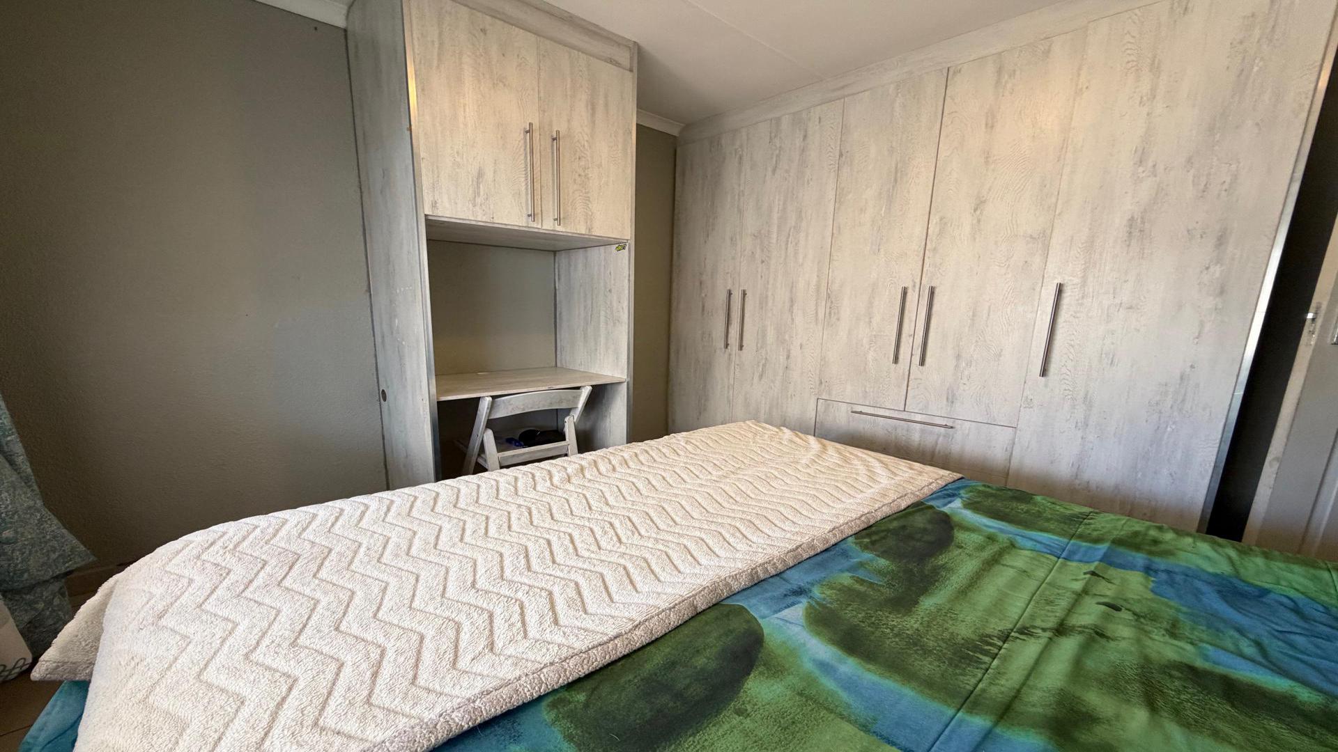 Bed Room 2 of property in Bendor