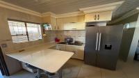 Kitchen of property in Bendor