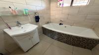 Bathroom 1 of property in Bendor