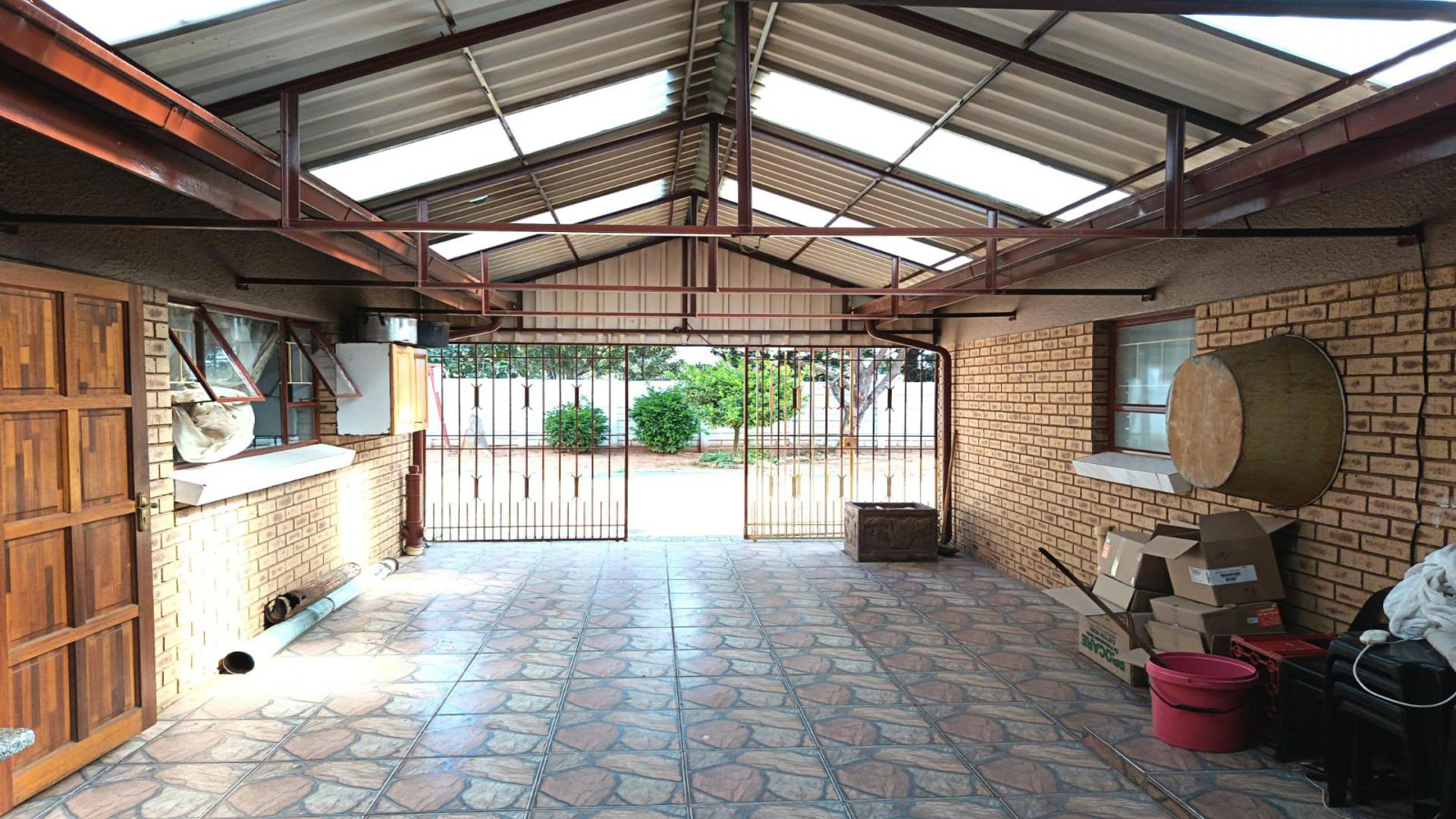 Spaces of property in Randpoort
