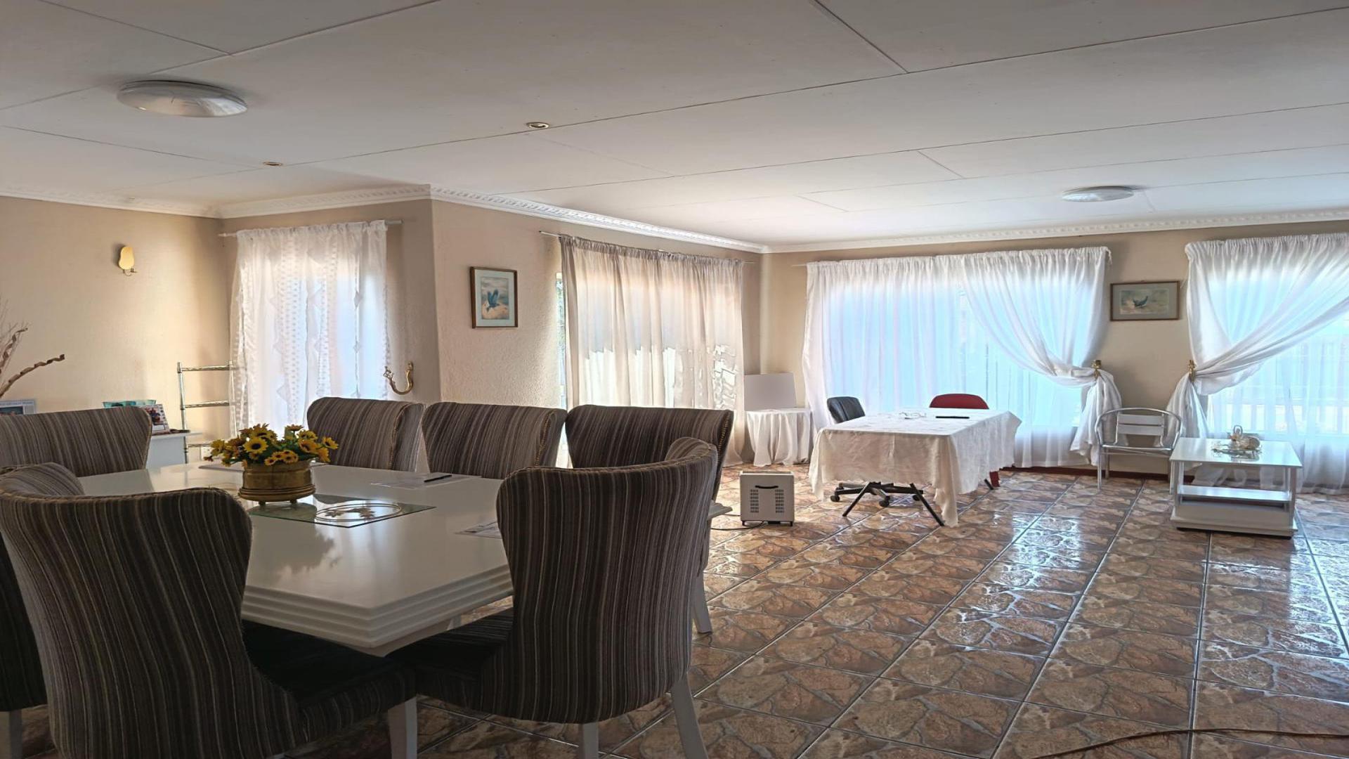 Dining Room of property in Randpoort