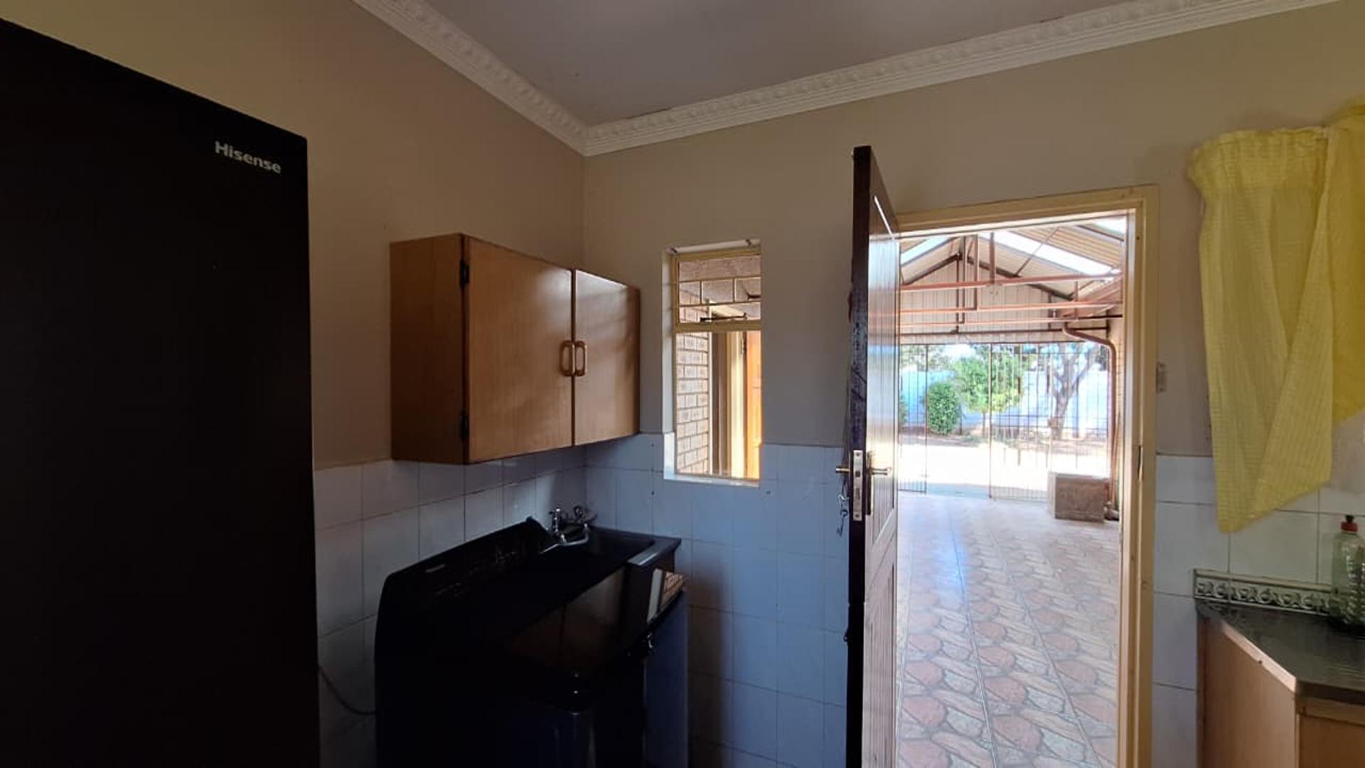 Kitchen - 23 square meters of property in Randpoort