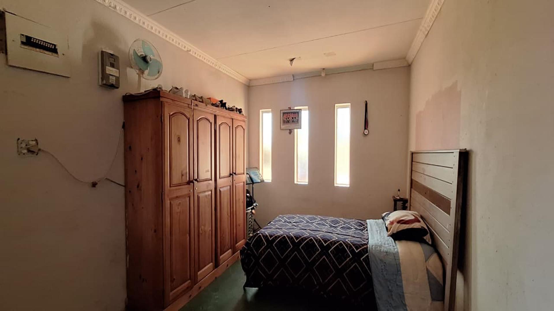 Staff Room - 40 square meters of property in Randpoort