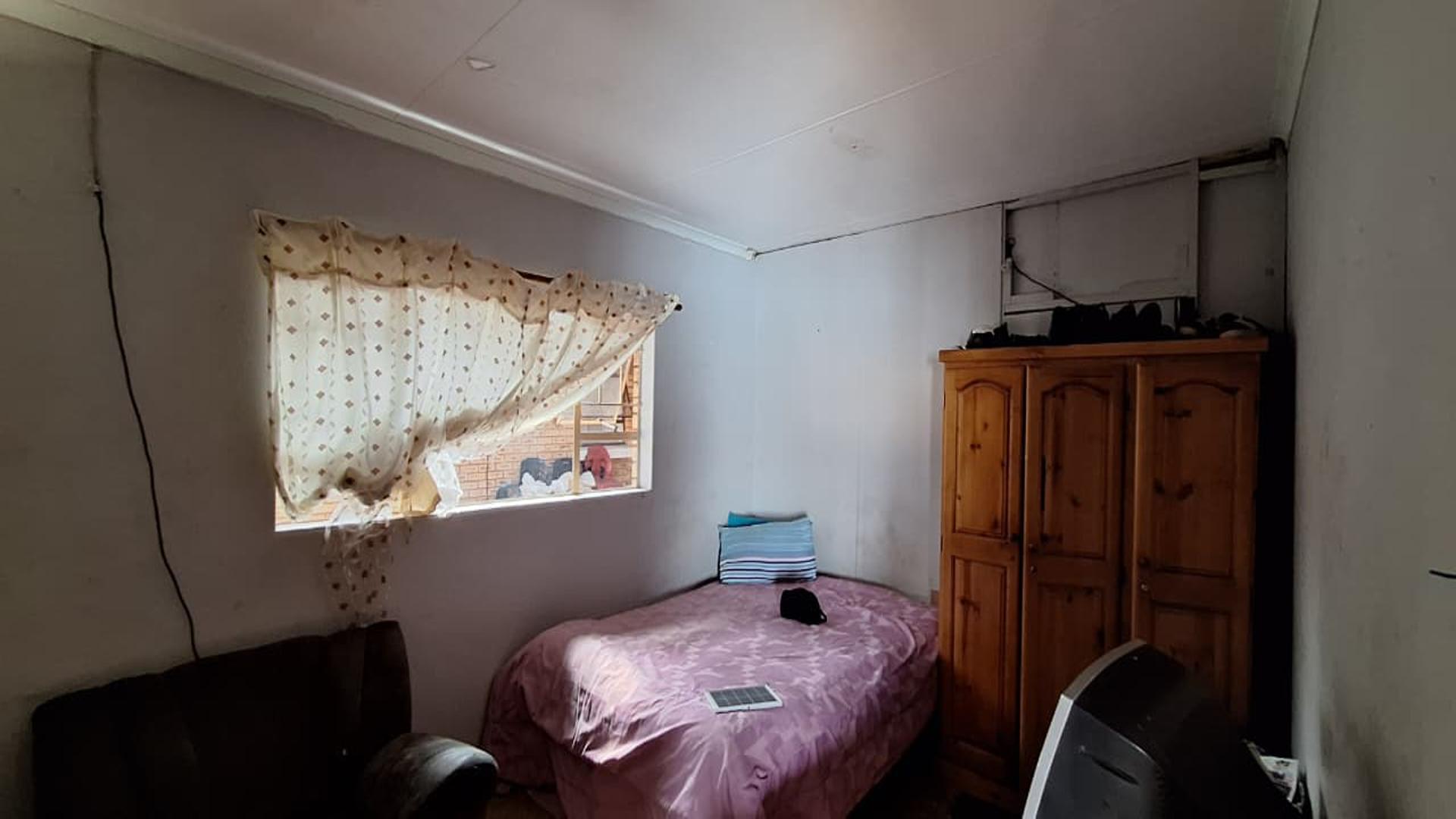 Staff Room - 40 square meters of property in Randpoort