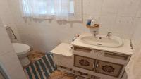 Bathroom 1 of property in Randpoort