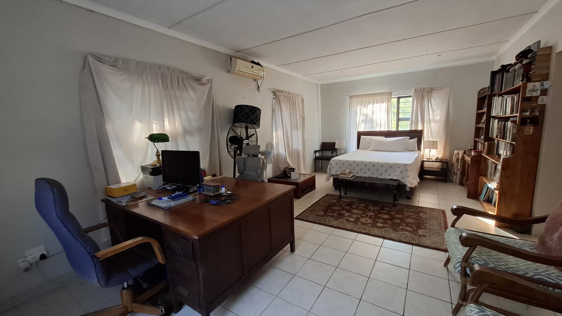 Bed Room 4 of property in Port Edward