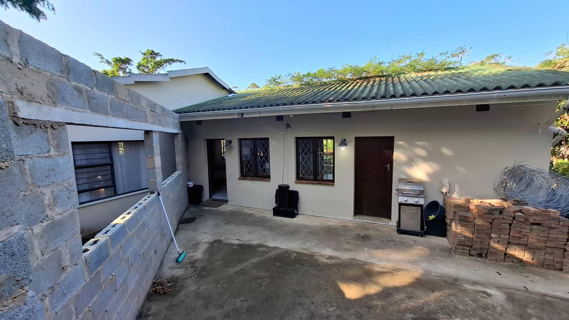 Front View of property in Port Edward