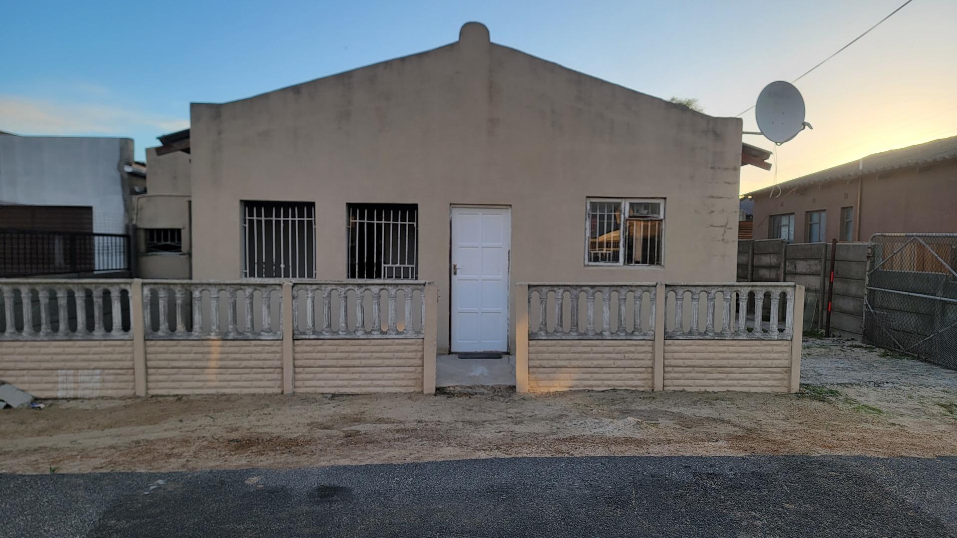 Front View of property in Belhar