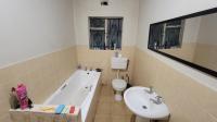 Bathroom 1 of property in Belhar