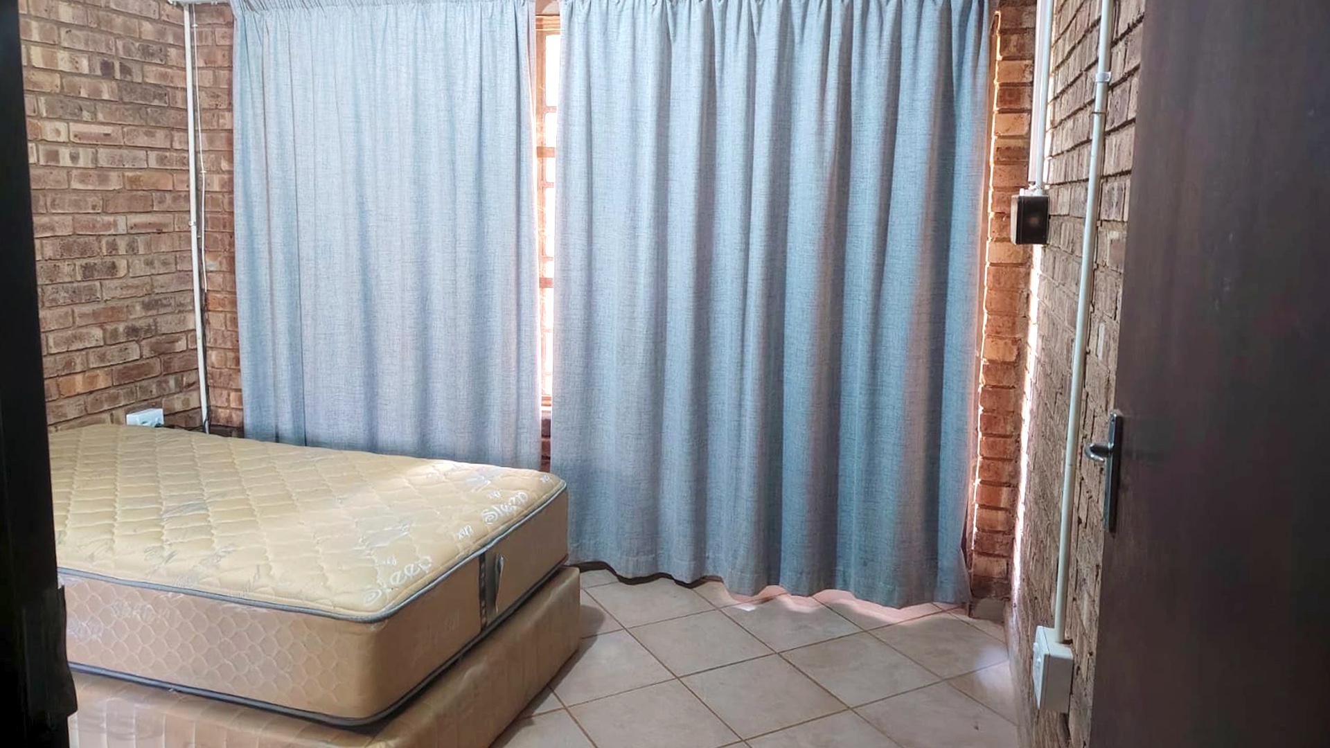 Main Bedroom of property in Thabazimbi