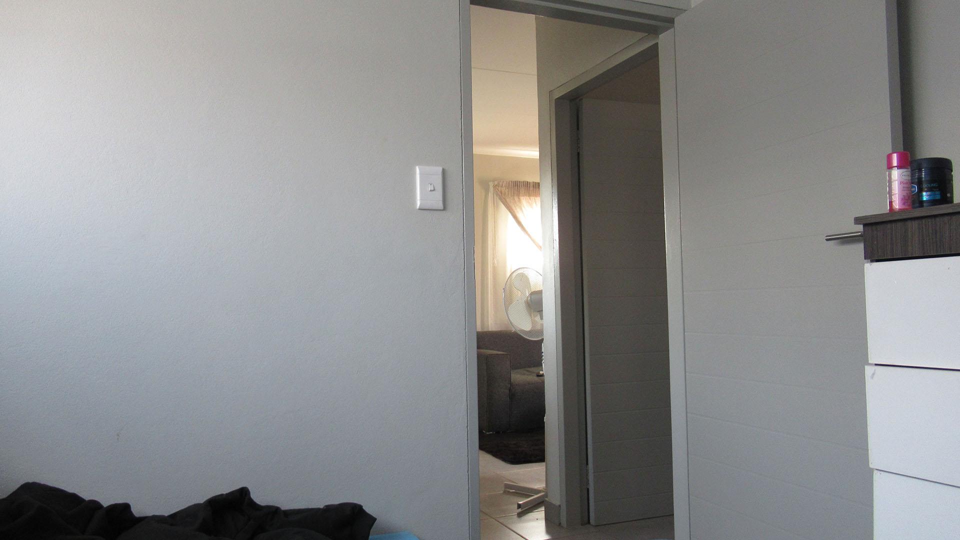 Bed Room 2 - 7 square meters of property in Protea Glen