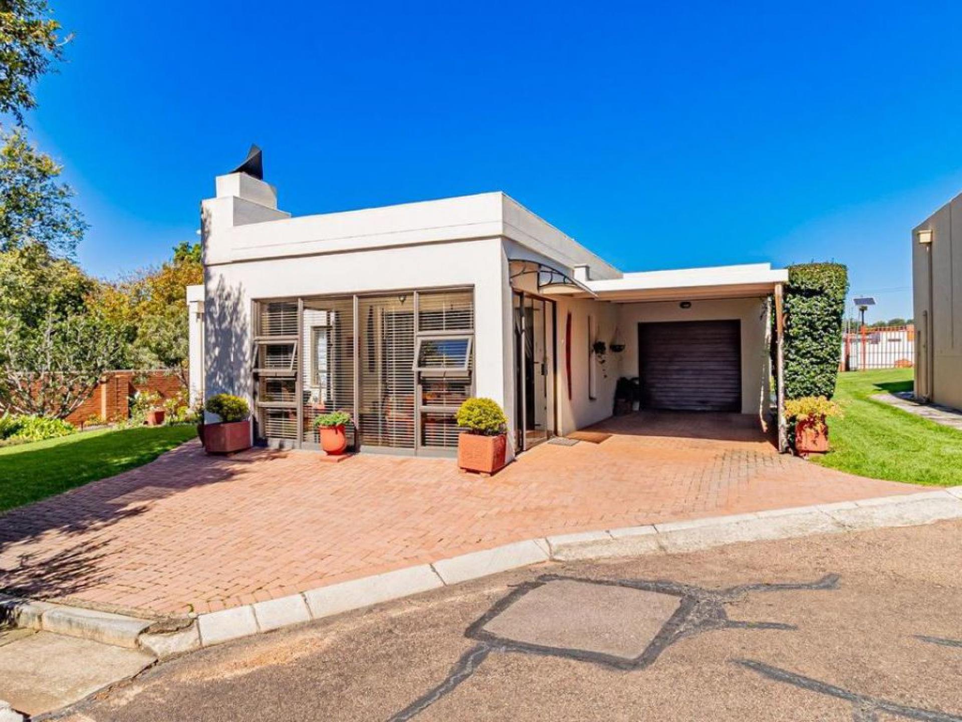  of property in Rietvalleirand