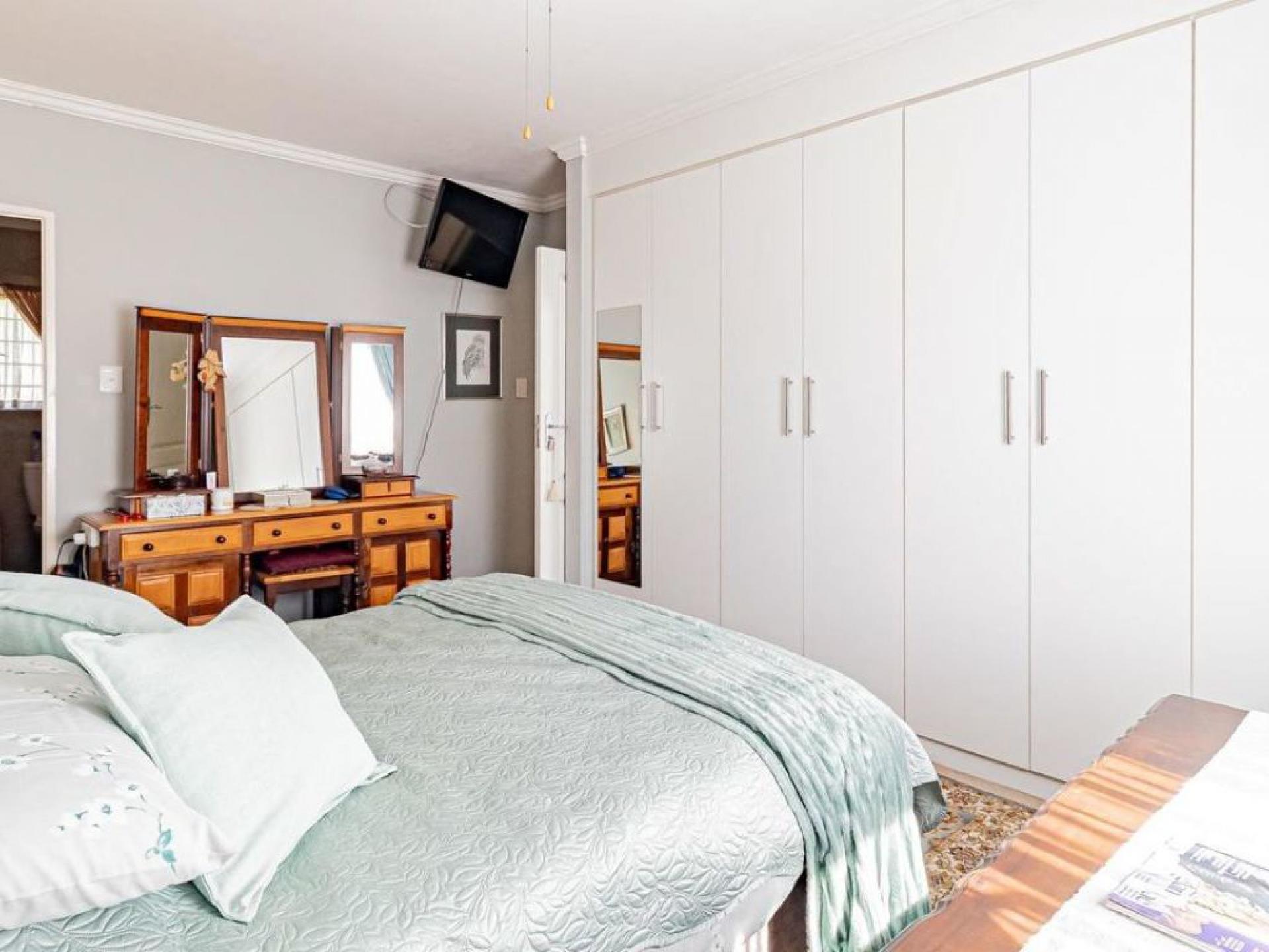  of property in Rietvalleirand