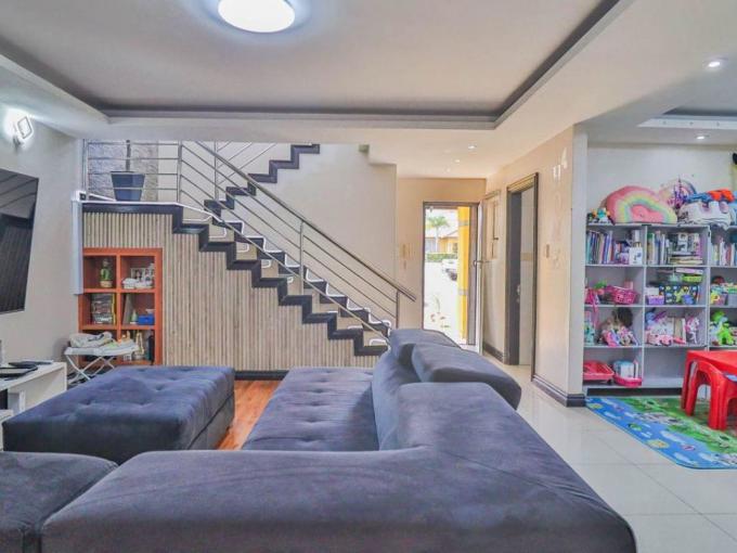 3 Bedroom Duplex for Sale For Sale in Mount Edgecombe  - MR712804