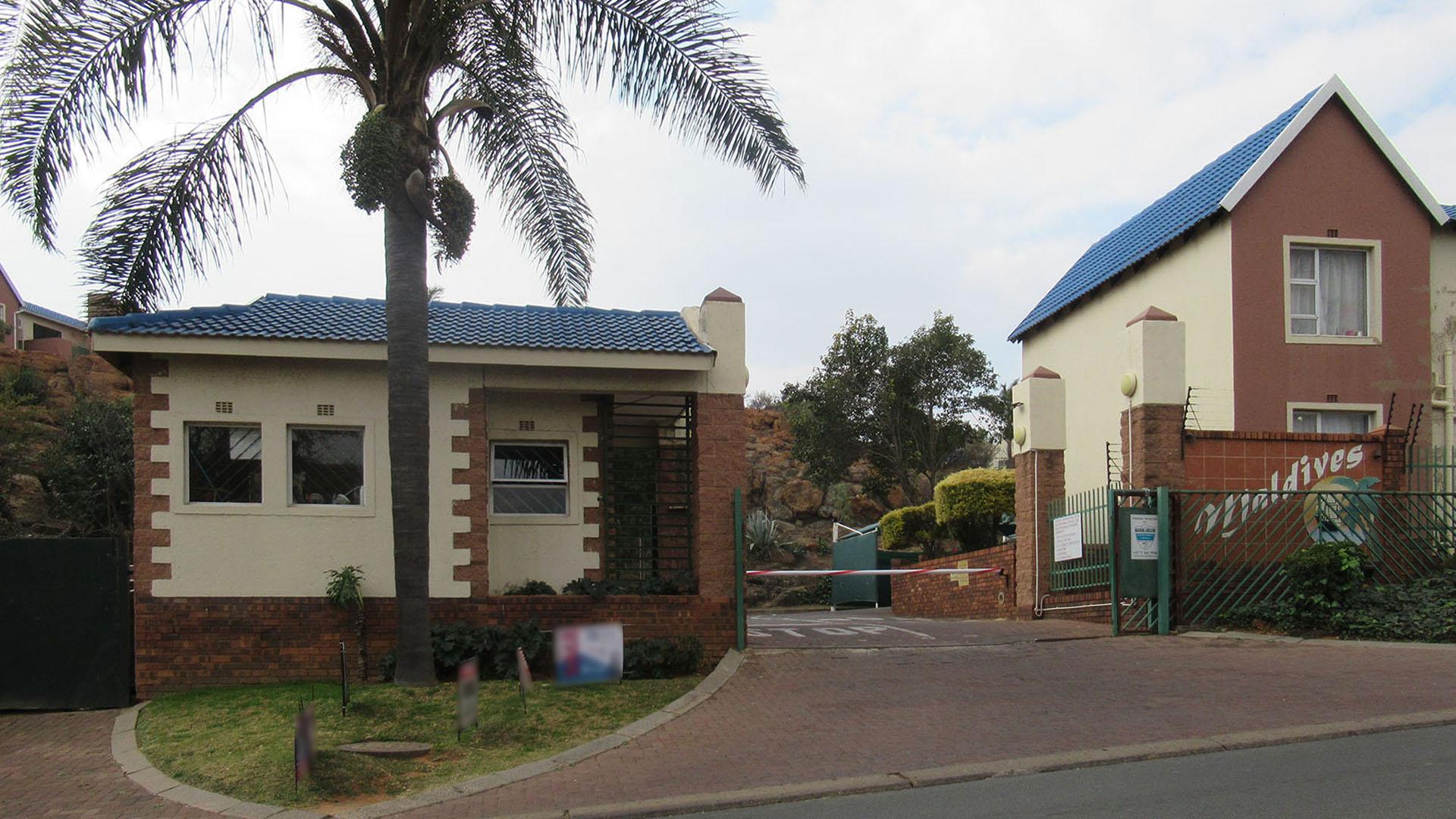 Front View of property in Winchester Hills
