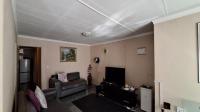 Lounges - 18 square meters of property in Eldorado Park AH