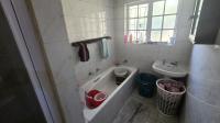 Bathroom 1 of property in Meer En See