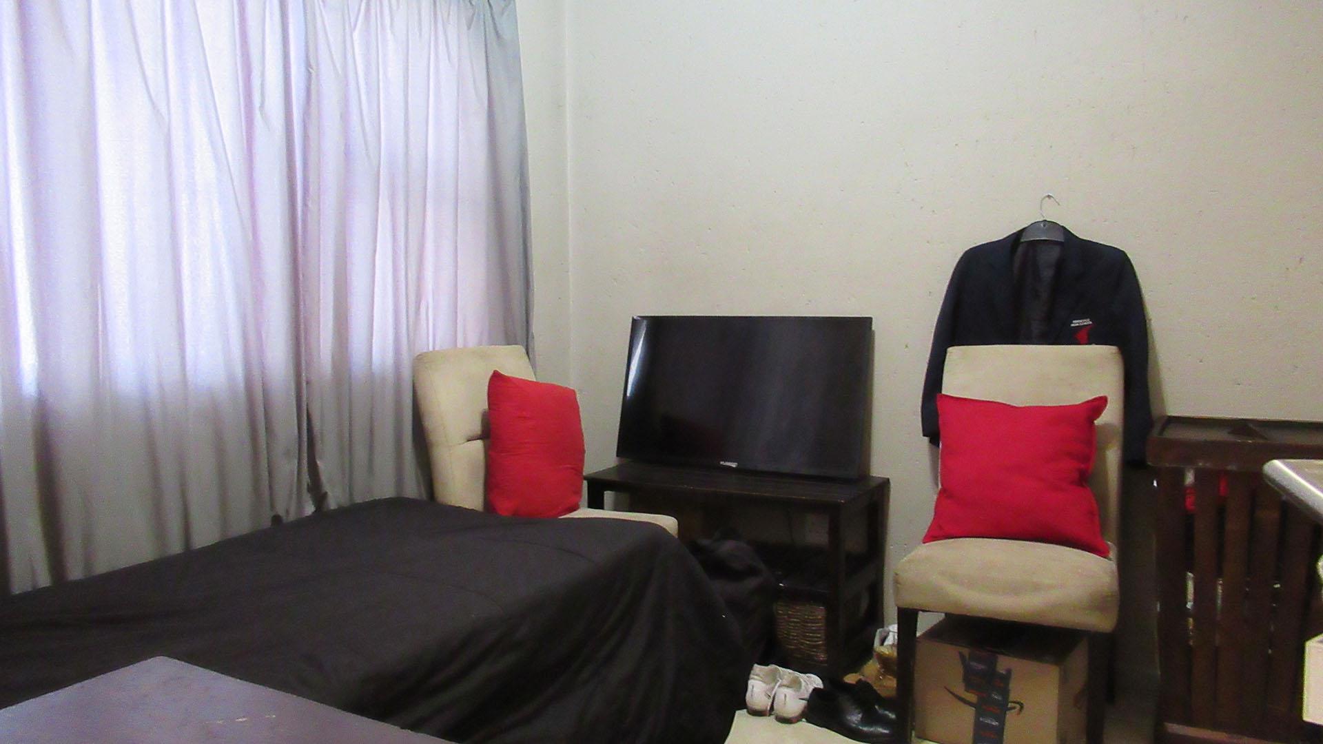 Bed Room 1 - 13 square meters of property in Ferndale - JHB