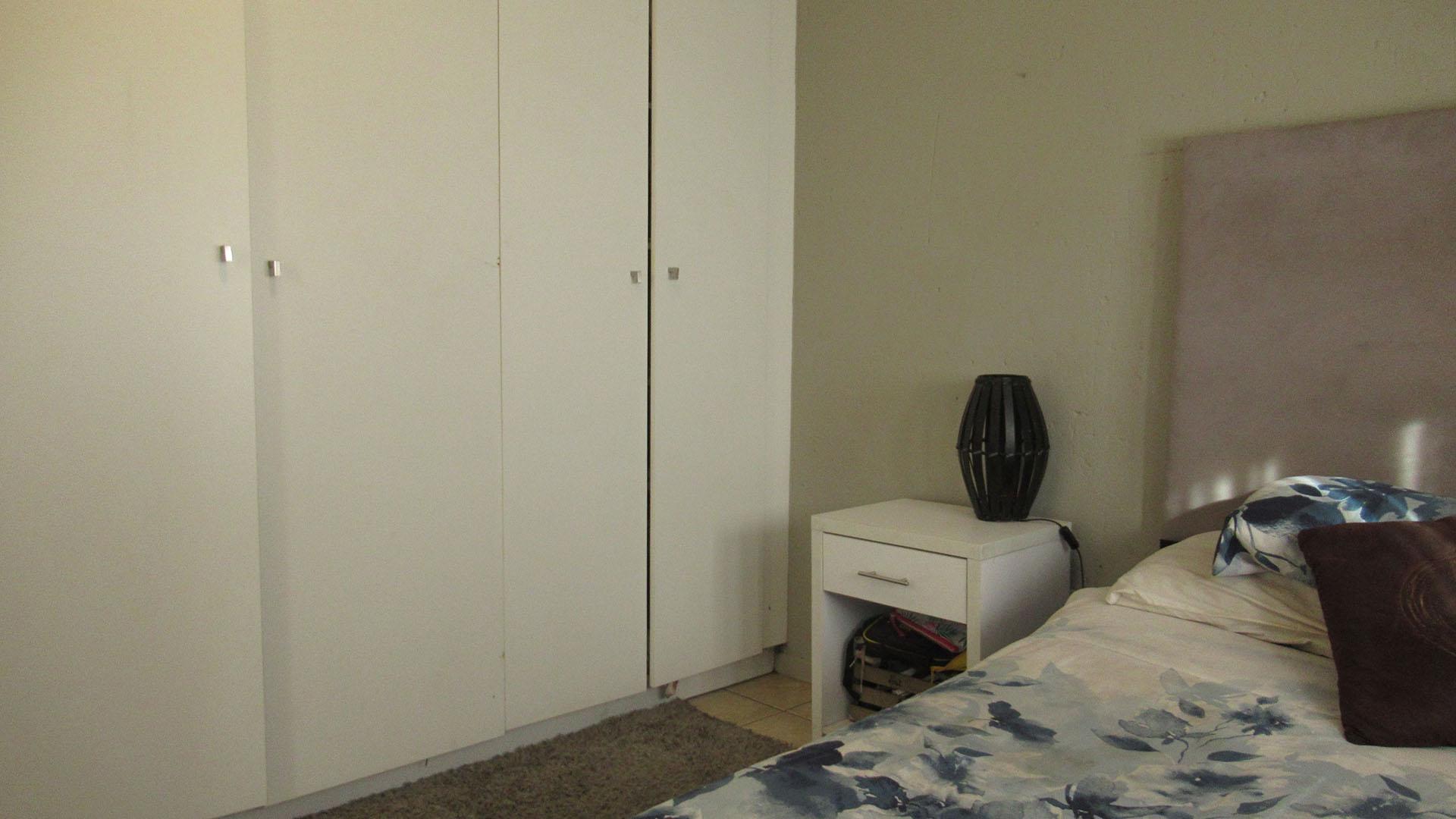 Bed Room 2 - 11 square meters of property in Ferndale - JHB
