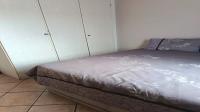 Bed Room 1 of property in Die Hoewes