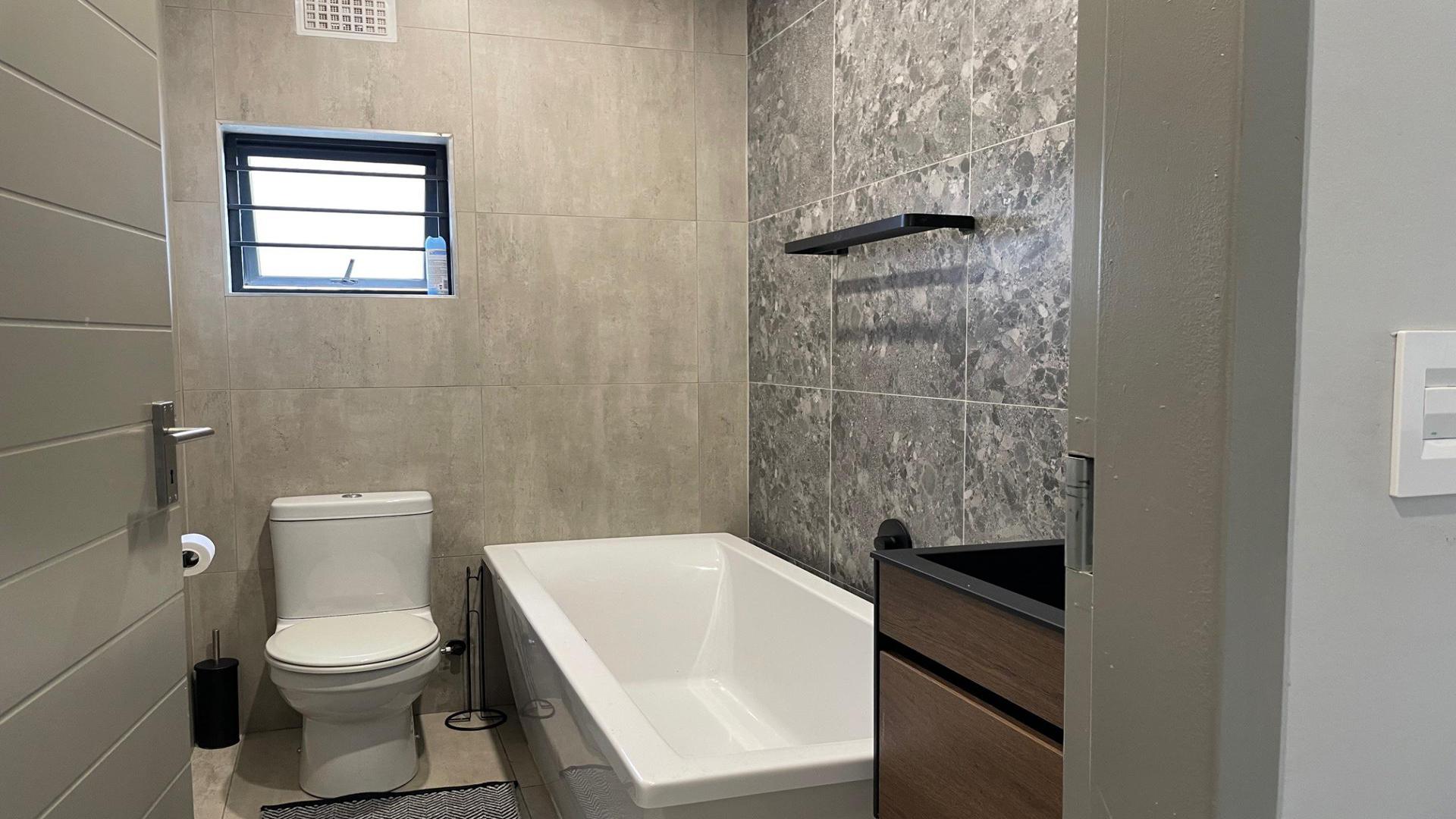 Bathroom 1 of property in Zandspruit