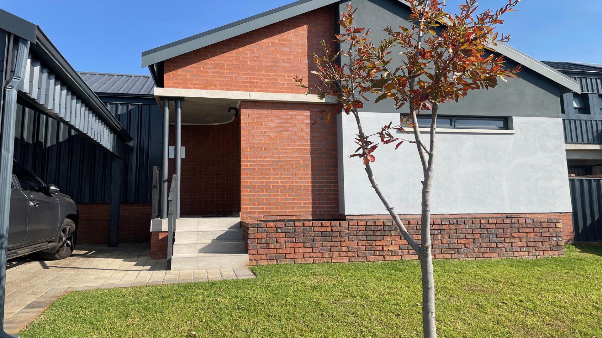 Front View of property in Zandspruit