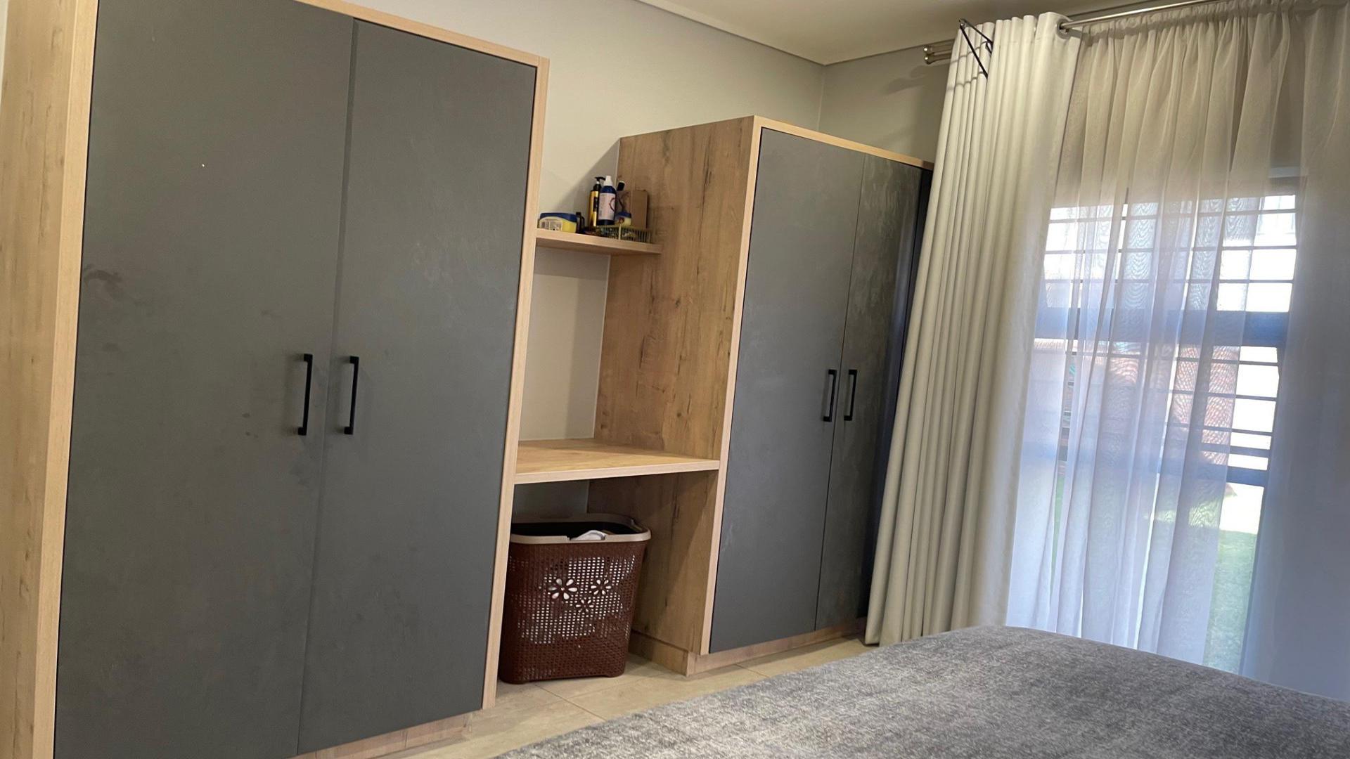 Bed Room 1 of property in Zandspruit