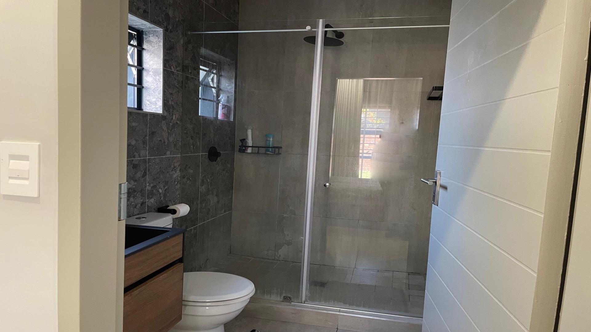 Bathroom 2 of property in Zandspruit