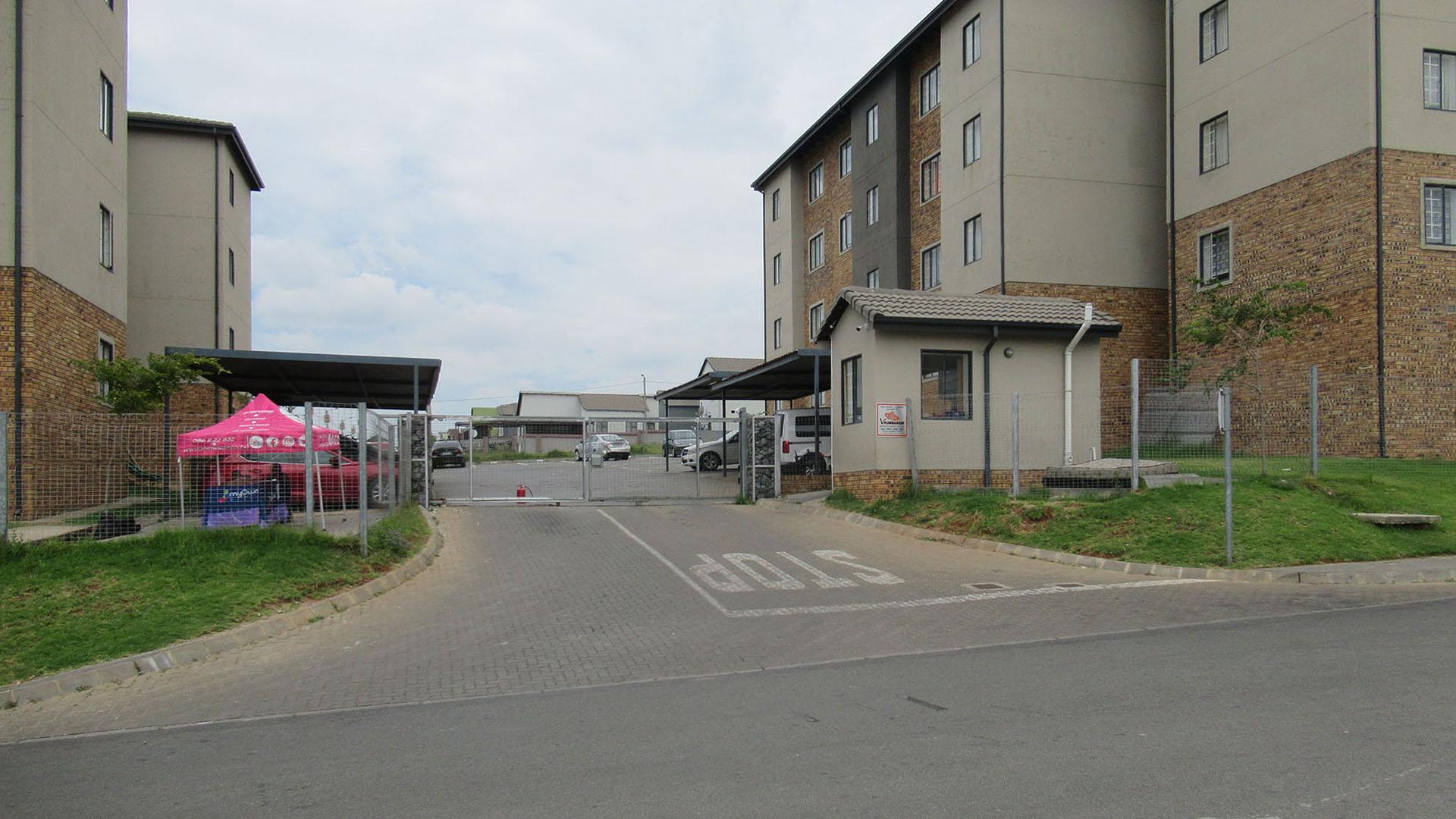 Front View of property in South Hills