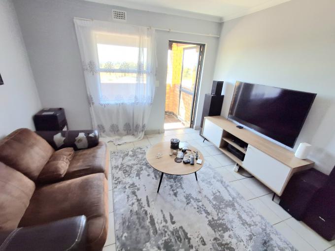 2 Bedroom Apartment for Sale For Sale in Heuweloord - MR712919