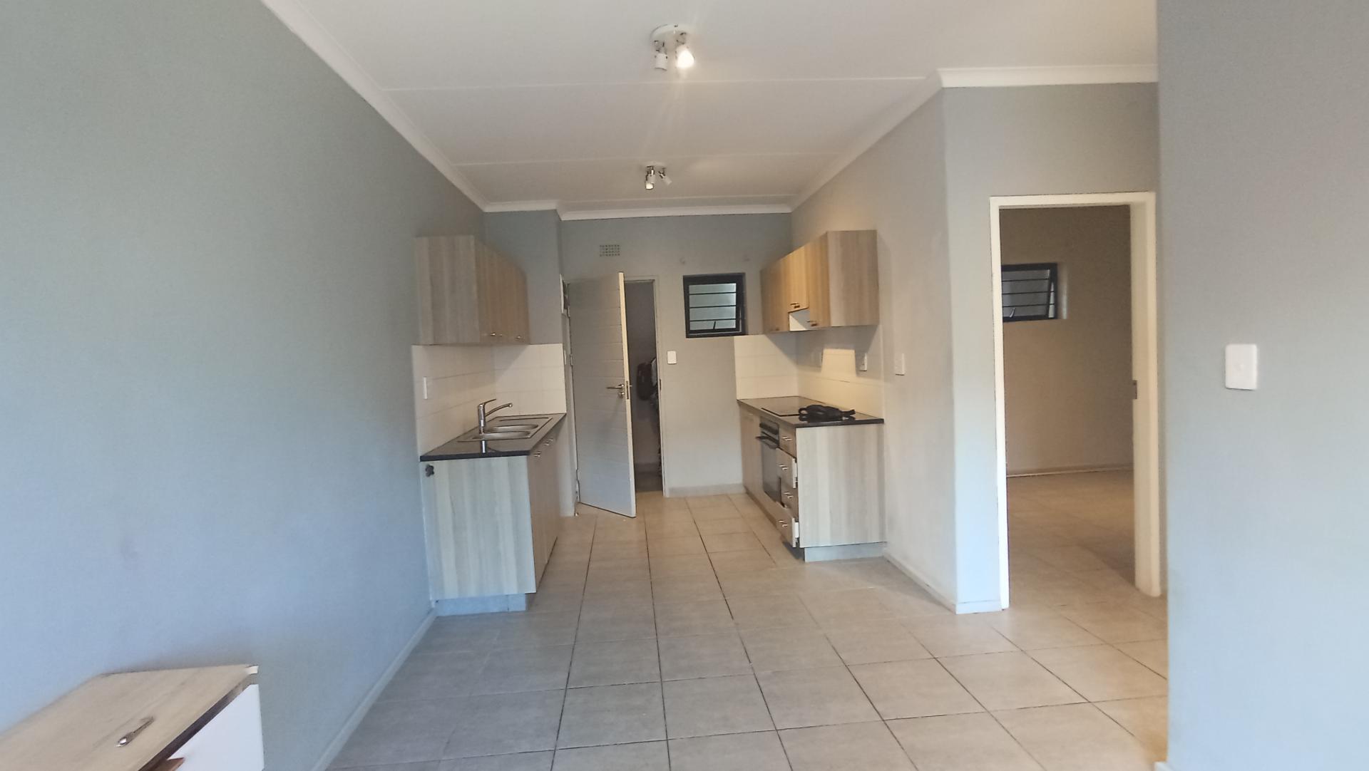 Kitchen - 18 square meters of property in Umbogintwini