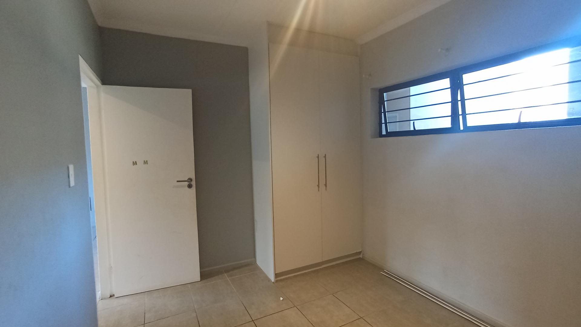 Bed Room 2 - 16 square meters of property in Umbogintwini