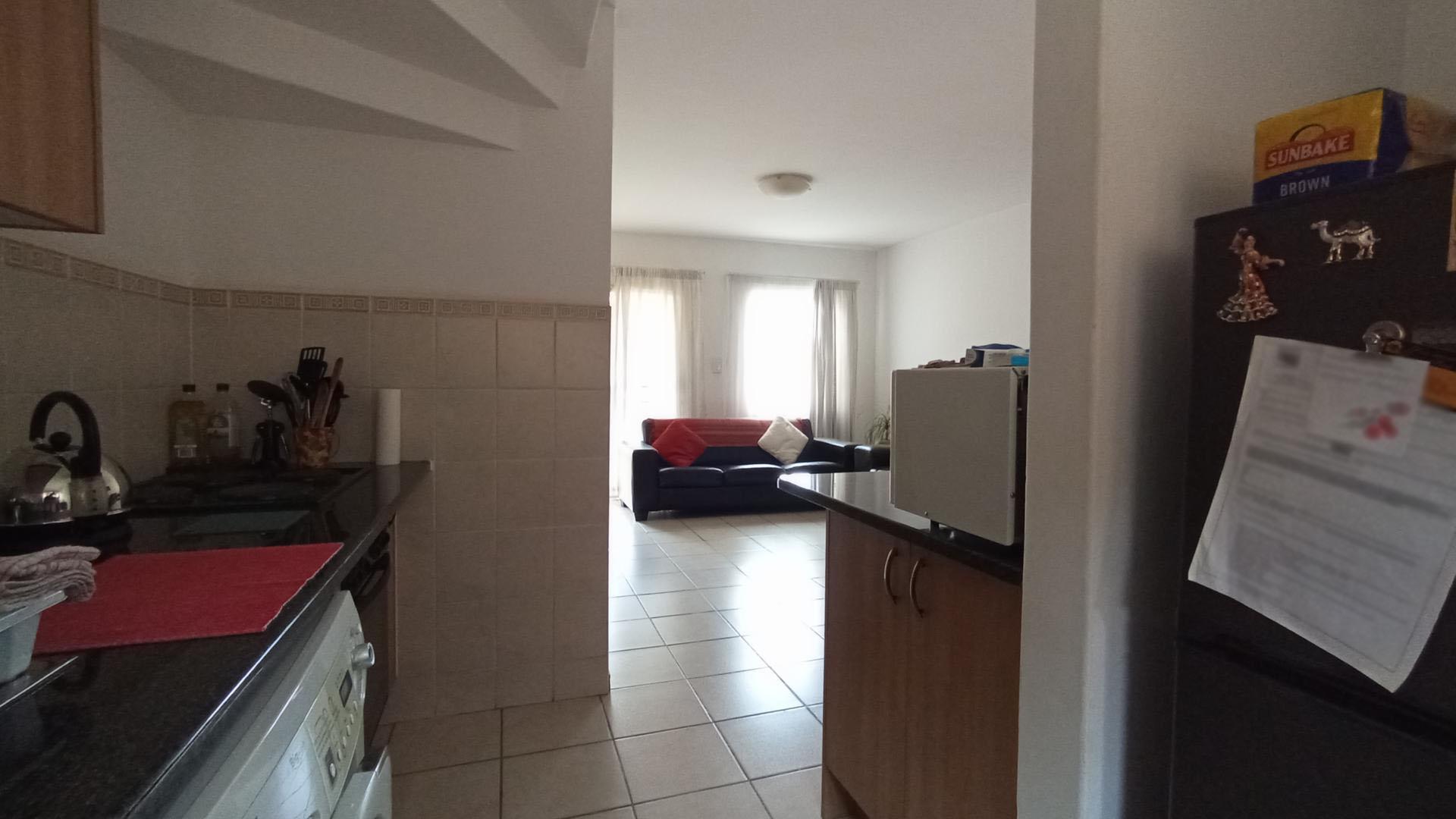 Kitchen - 8 square meters of property in The Reeds