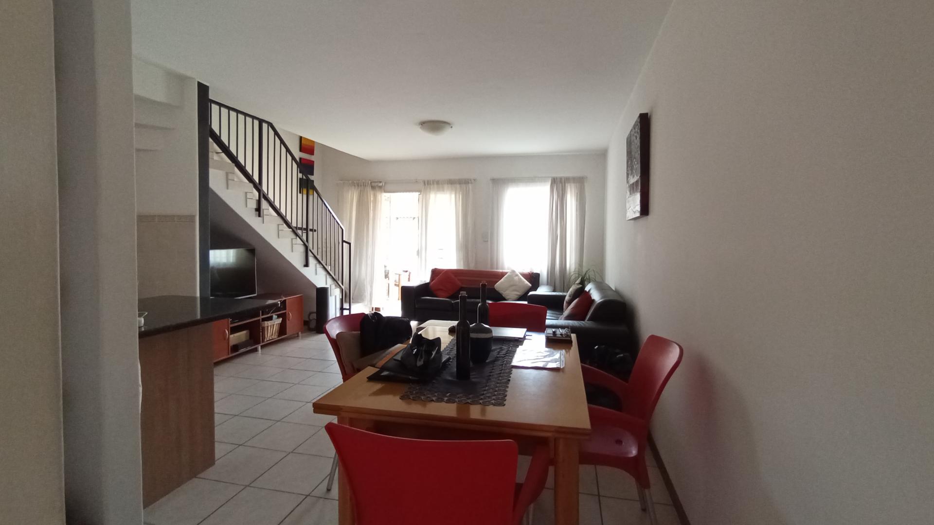 Dining Room - 8 square meters of property in The Reeds
