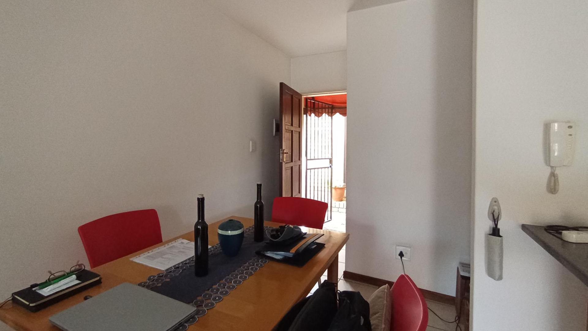 Dining Room - 8 square meters of property in The Reeds