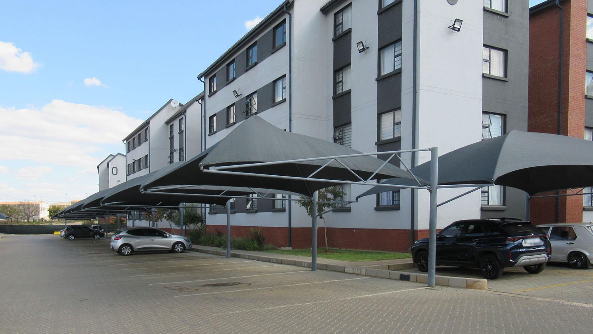 Front View of property in Jabulani