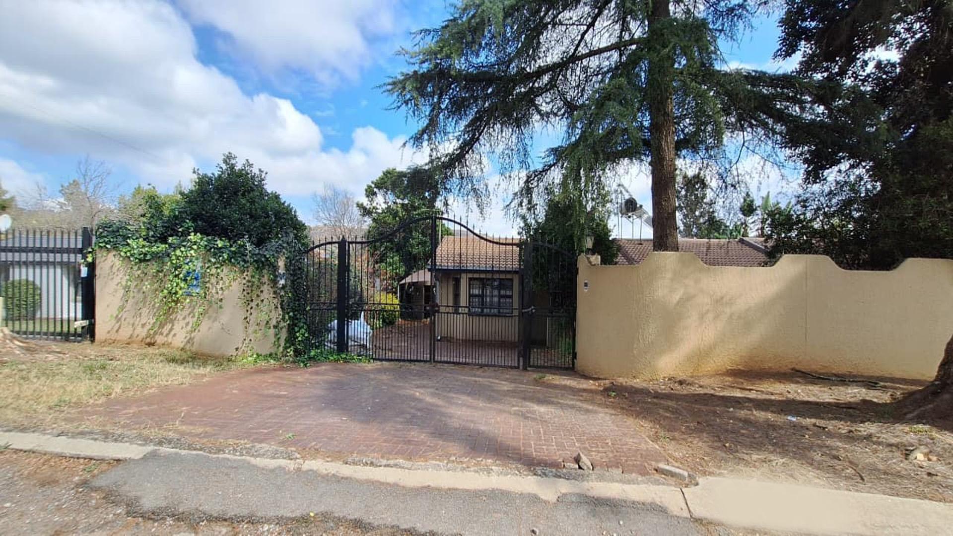 Front View of property in Wilgeheuwel 