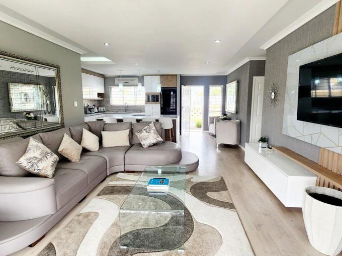 3 Bedroom Sectional Title for Sale For Sale in Mount Edgecombe  - MR712947