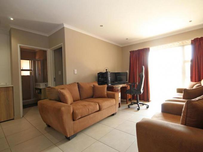 2 Bedroom Apartment for Sale For Sale in Die Hoewes - MR712956