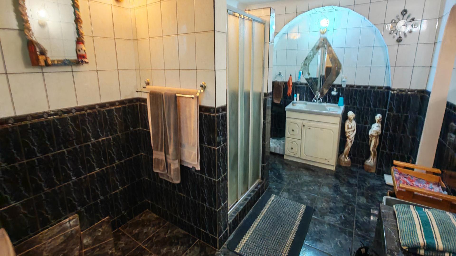 Bathroom 1 of property in Villieria
