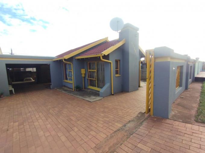 3 Bedroom House for Sale For Sale in Kagiso - MR712968