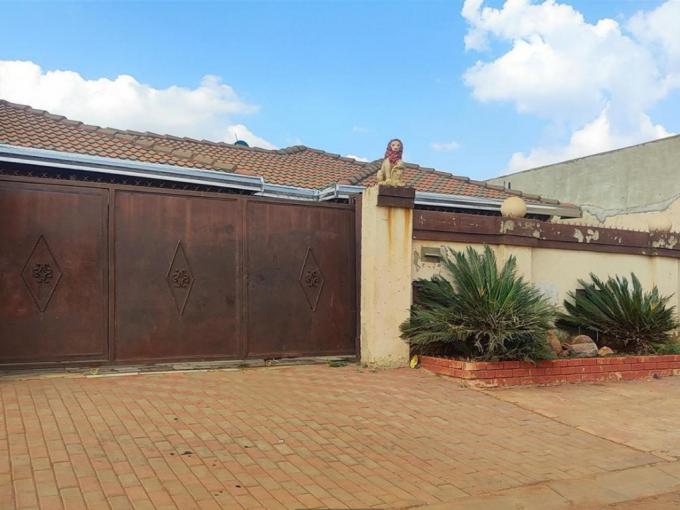 3 Bedroom House for Sale For Sale in Roodekop - MR712969