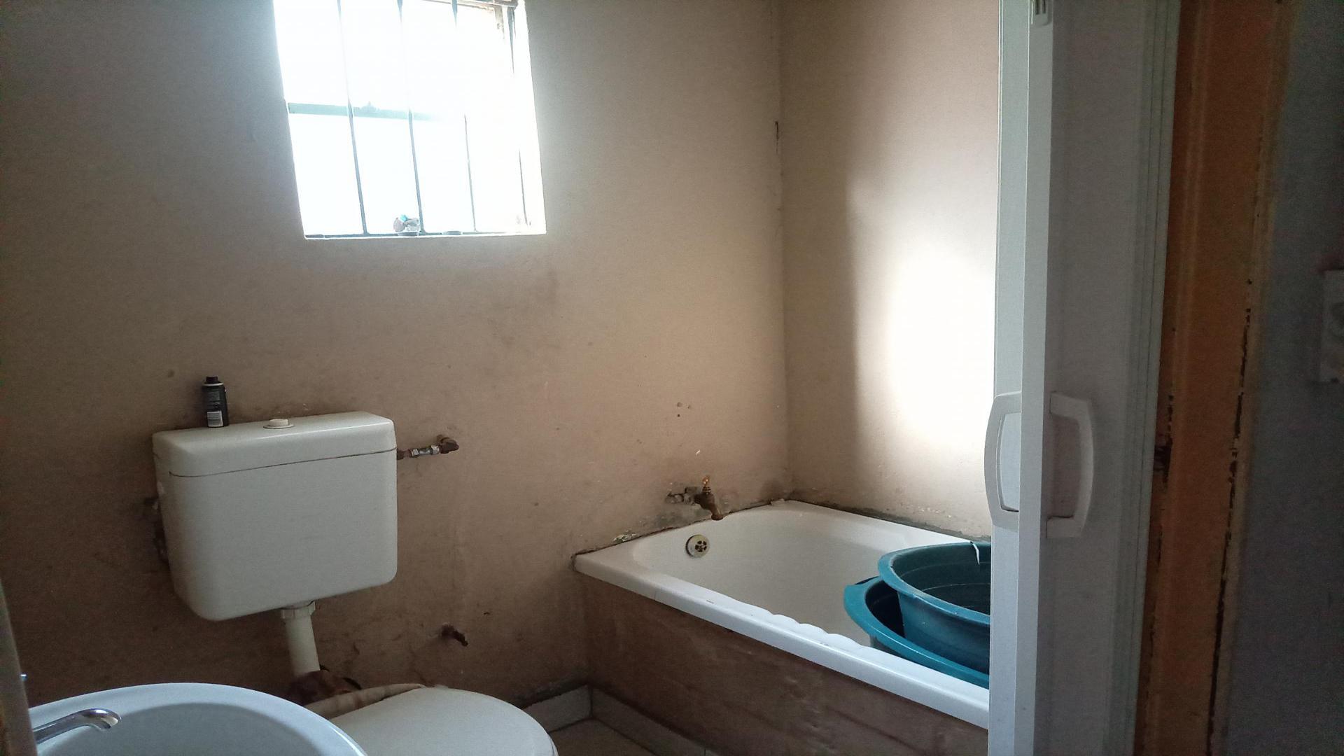 Bathroom 1 of property in Khayelitsha